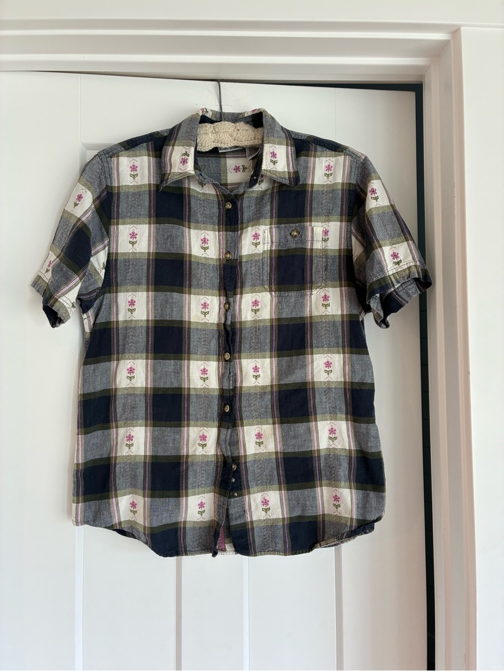 Vintage Bobbie Brooks short sleeve Plaid Button-Up Shirt Navy White Floral Large